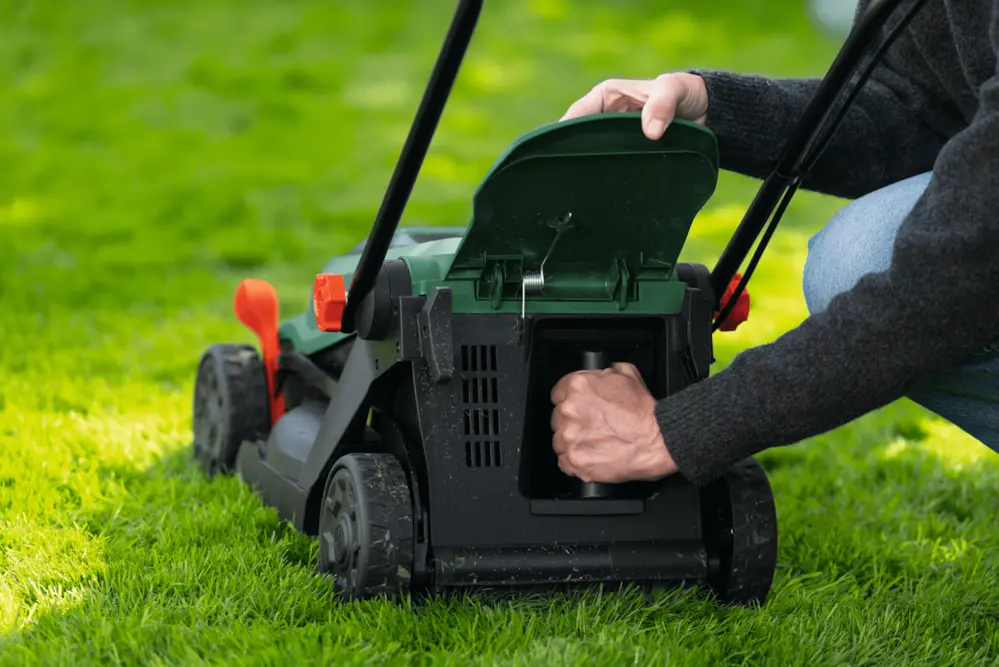 Bosch 06008B9P00 Rotak 18V-32 akkus fűnyíró (1 x 4,0 Ah) 7. kép