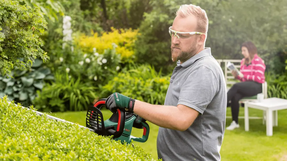 Bosch 06008C0501 UniversalHedgeCut 50 sövénynyíró 4. kép
