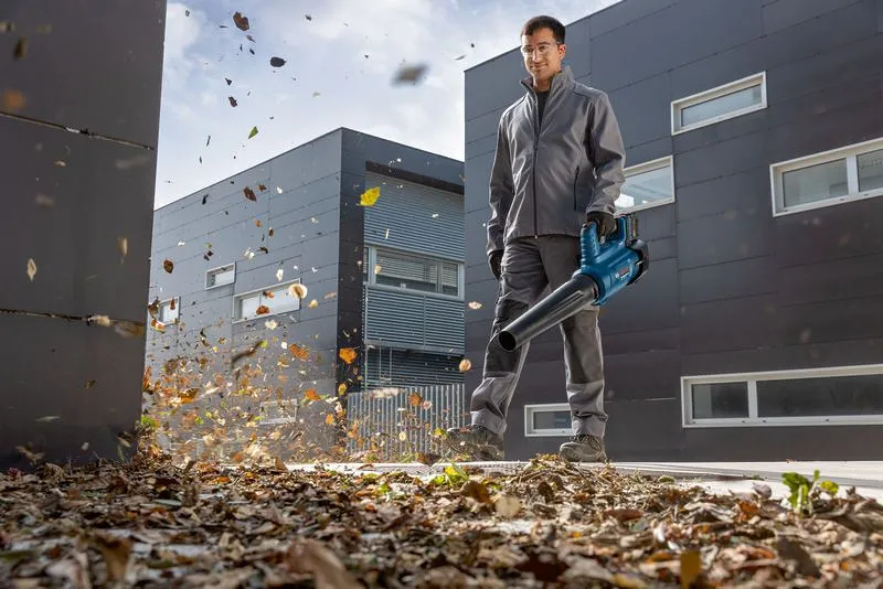 Bosch 06008D2000 GBL 18V-750 akkus lombfúvó (akku és töltő nélkül) 5. kép