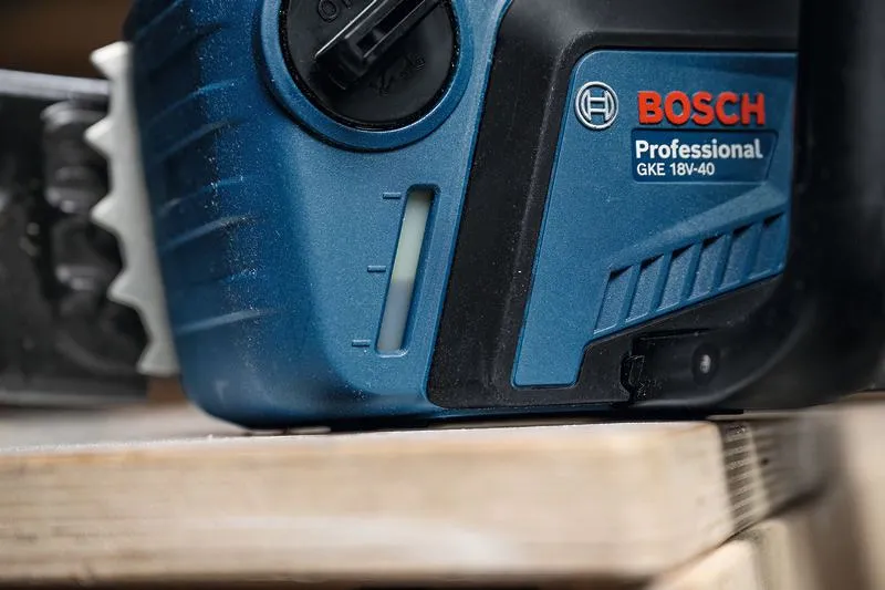 Bosch 06008D3000 GKE 18V-40 láncfűrész (akku és töltő nélkül) 14. kép