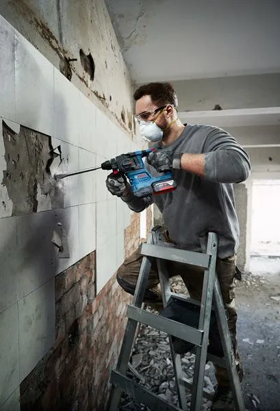 Bosch 0611924021 GBH 185-Li akkus fúrókalapács SDS plus rendszerrel (2x 4,0Ah akkuval + GAL 18V-40 töltővel) 3. kép