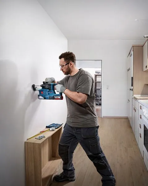 Bosch 0611924021 GBH 185-Li akkus fúrókalapács SDS plus rendszerrel (2x 4,0Ah akkuval + GAL 18V-40 töltővel) 5. kép