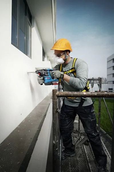 Bosch 0611924021 GBH 185-Li akkus fúrókalapács SDS plus rendszerrel (2x 4,0Ah akkuval + GAL 18V-40 töltővel) 9. kép